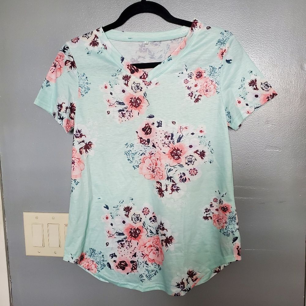 Blue and pink floral t shirt S